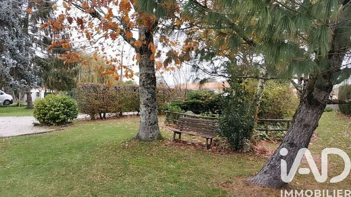 Photo 6 - Maison à LE DOUHET