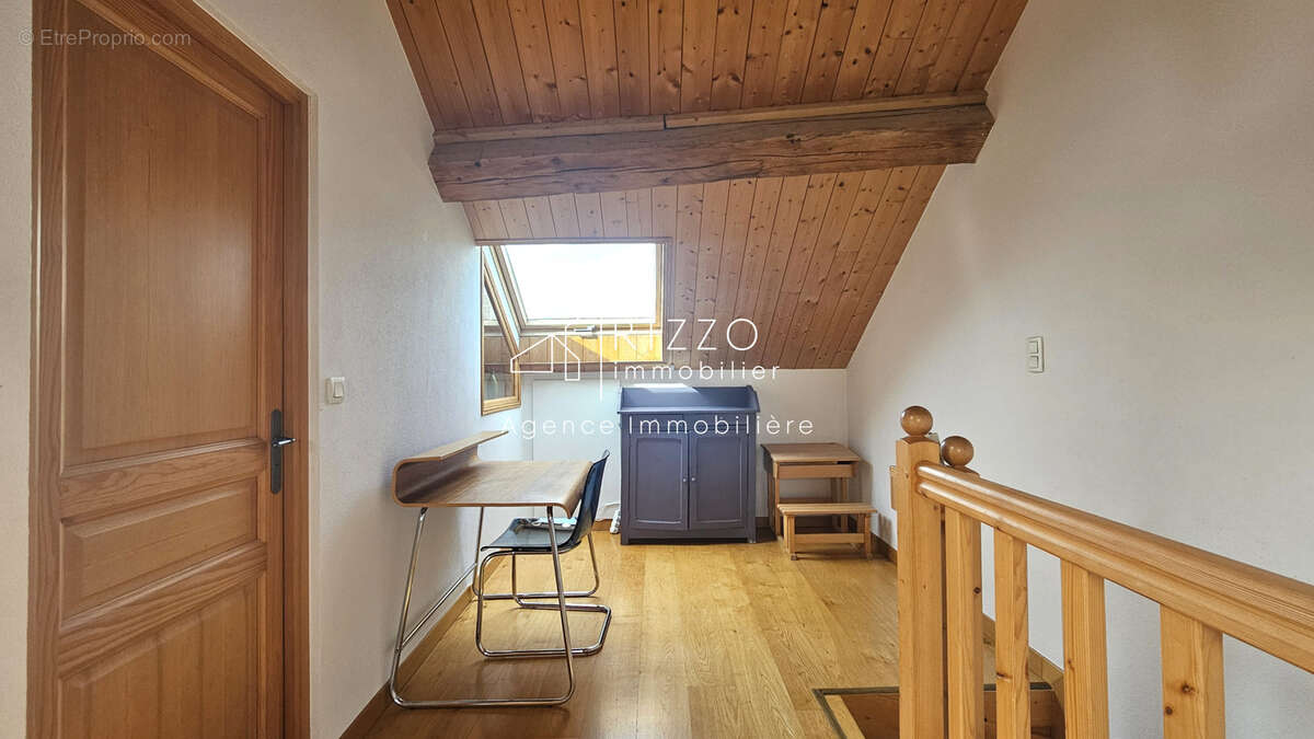 Prévessin-Moëns   Charmante maison villageoise en pierre de 220 m2 habitable, à deux pas du centre - photo 16