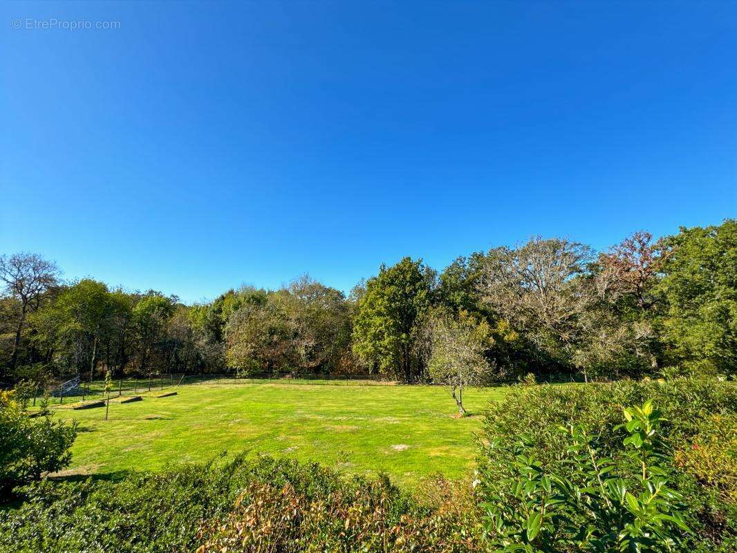 Maison à NOTRE-DAME-DE-SANILHAC