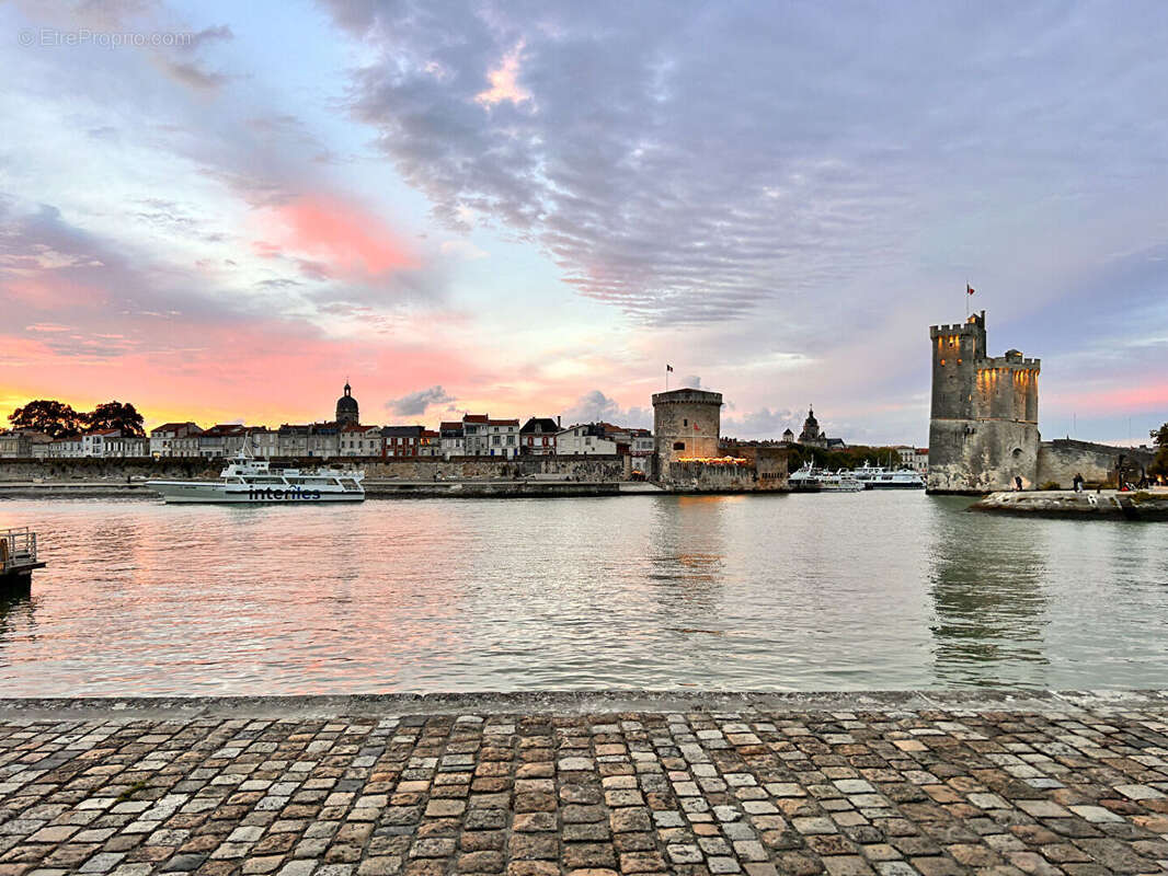 Appartement T2 meublé en plein coeur du centre-ville de La Rochelle - photo 9