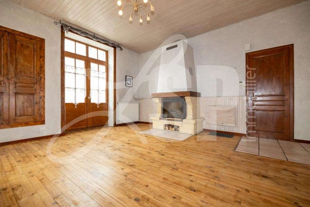 Maison de ville T7 - Maison à LE GRAND-LEMPS