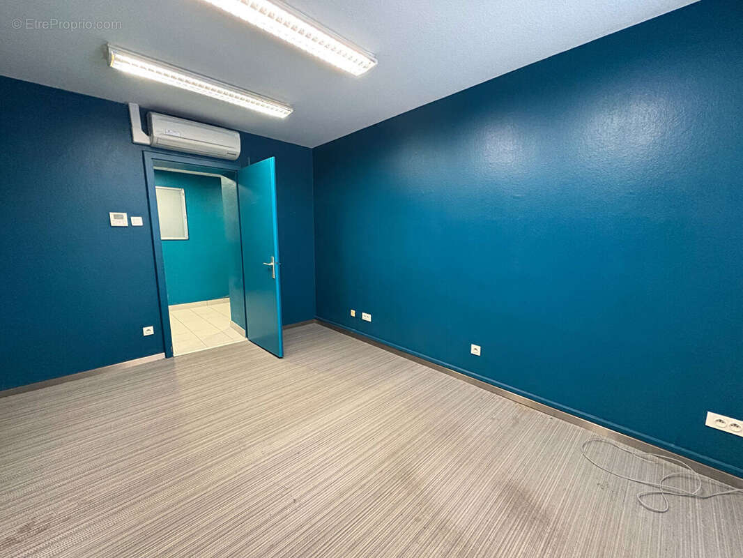 Commerce à DIEMERINGEN