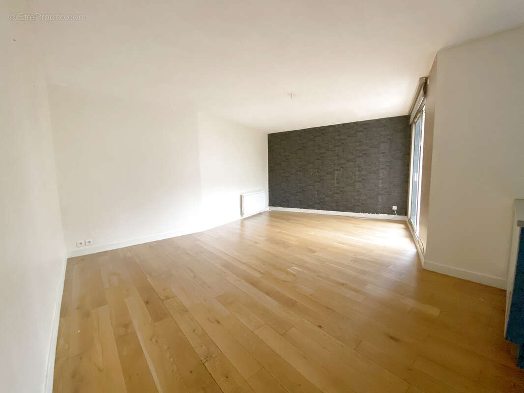 Appartement à CHARENTON-LE-PONT
