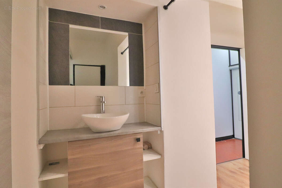 Appartement à MARSEILLE-1E