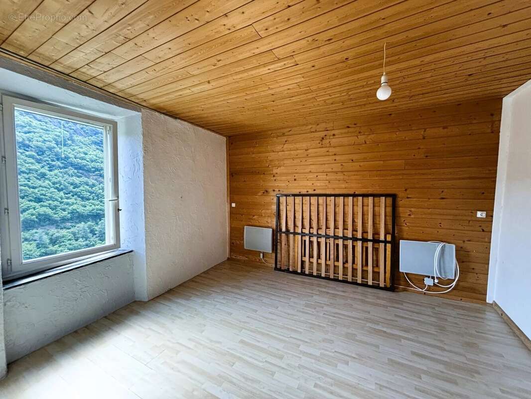 Maison à LESPINASSIERE