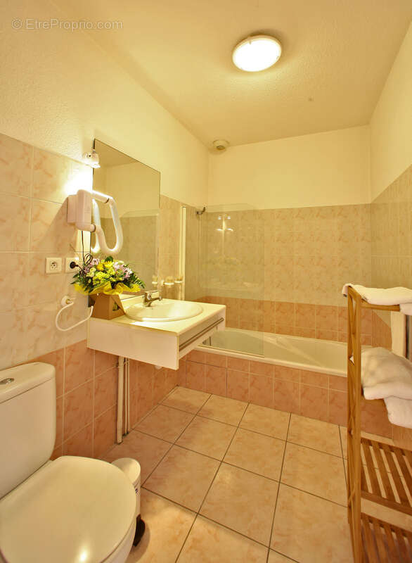 Commerce à RAZAC-SUR-L'ISLE