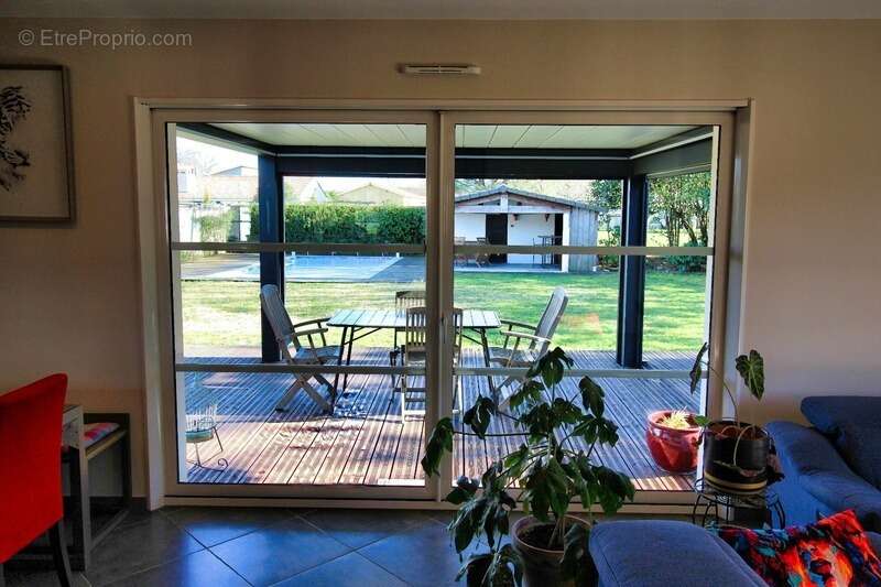 Maison à AMBARES-ET-LAGRAVE