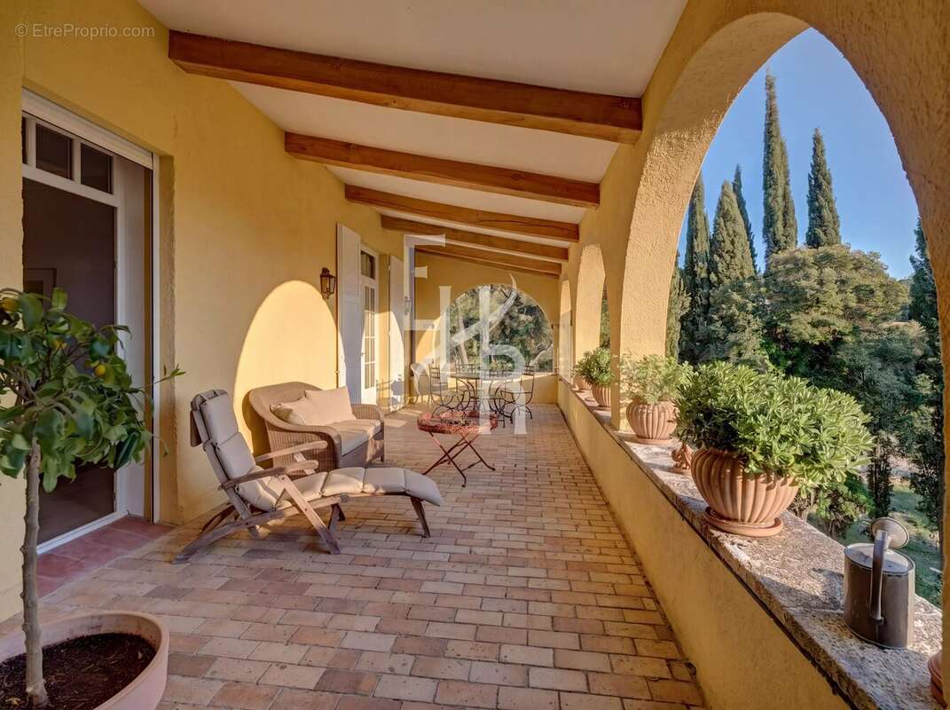 Maison à MOUGINS