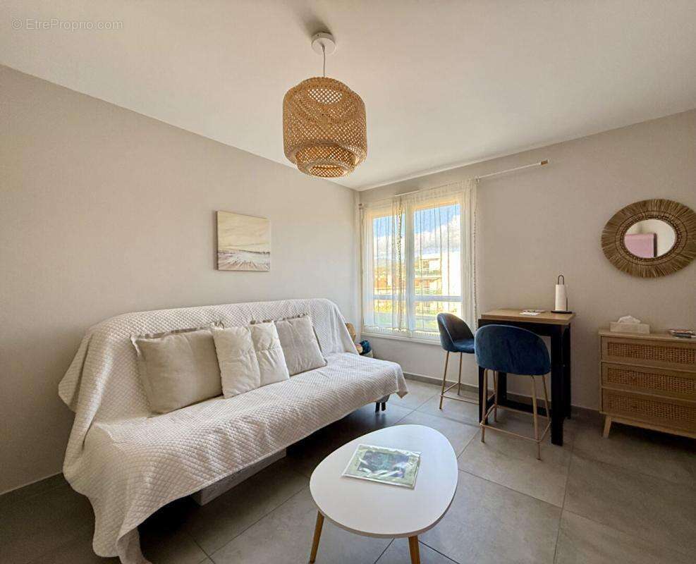 Appartement à BORMES-LES-MIMOSAS