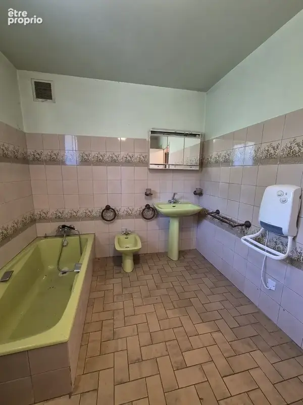 Maison à rénover avec grange attenante - photo 10