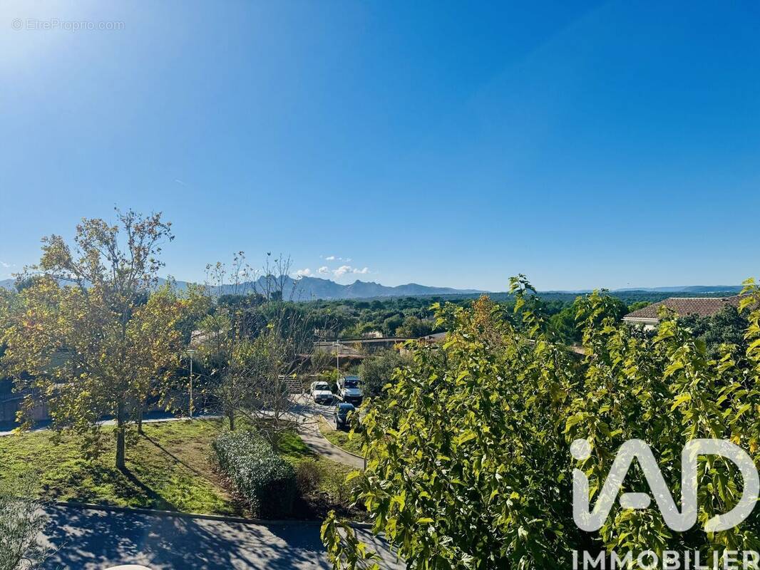Photo 1 - Appartement à ROQUEBRUNE-SUR-ARGENS