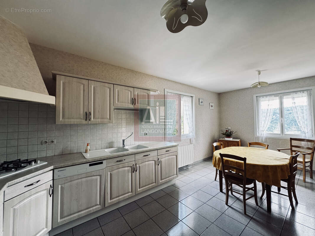 Grande maison familiale avec terrain. - photo 6