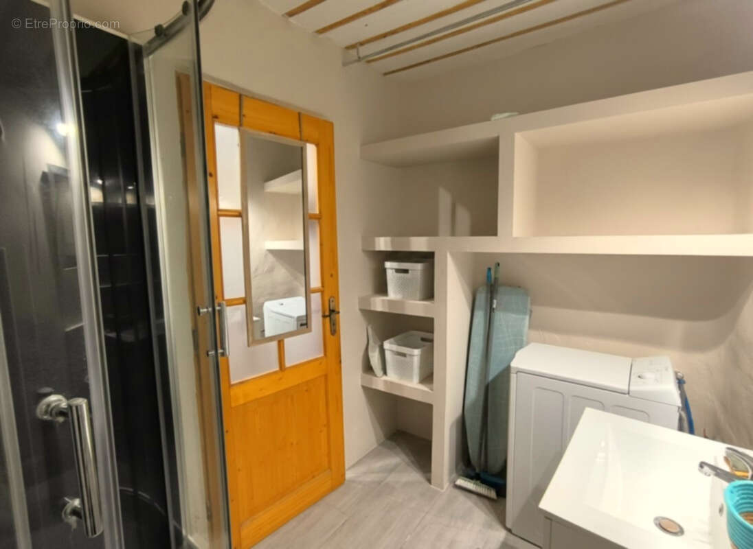Appartement à PERNES-LES-FONTAINES