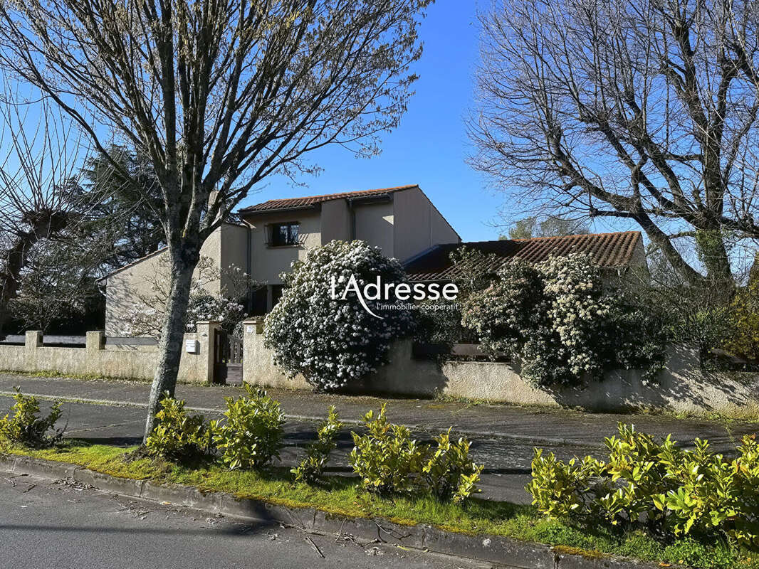 Exclusivité l'Adresse Immobilier - Plaisance du Touch - Maison T5 de 140 m2 sur un Terrain de 663m². - photo 2