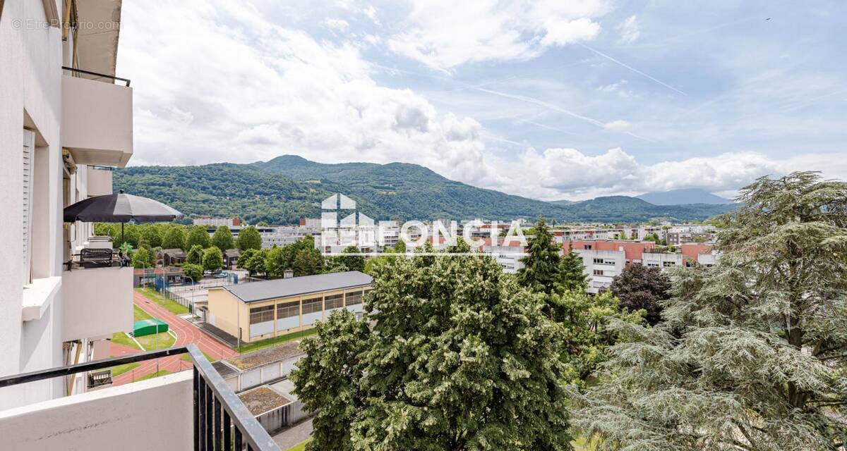 Appartement à SAINT-MARTIN-D'HERES