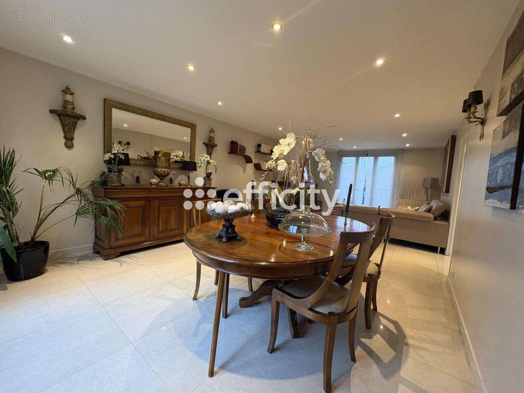 Maison à MONTIGNY-LES-CORMEILLES