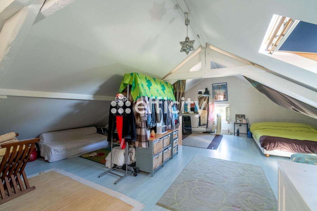 Maison à VILLENEUVE-LE-ROI