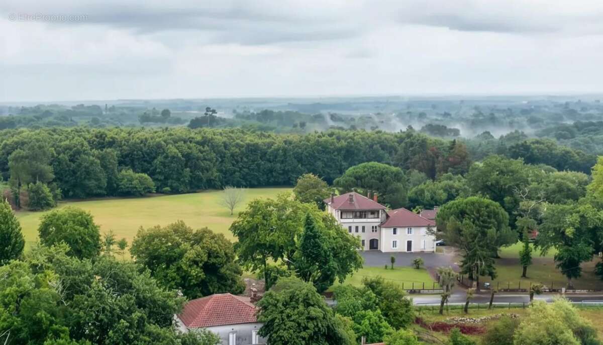 Maison à VILLENAVE
