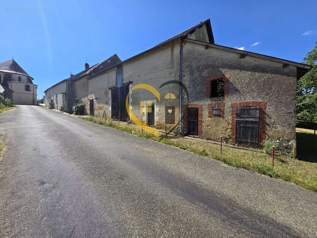 À vendre – Maison de village à Humbligny (18250) - photo 9