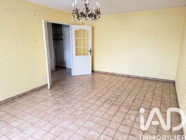 Photo 3 - Appartement à SAINT-FARGEAU-PONTHIERRY