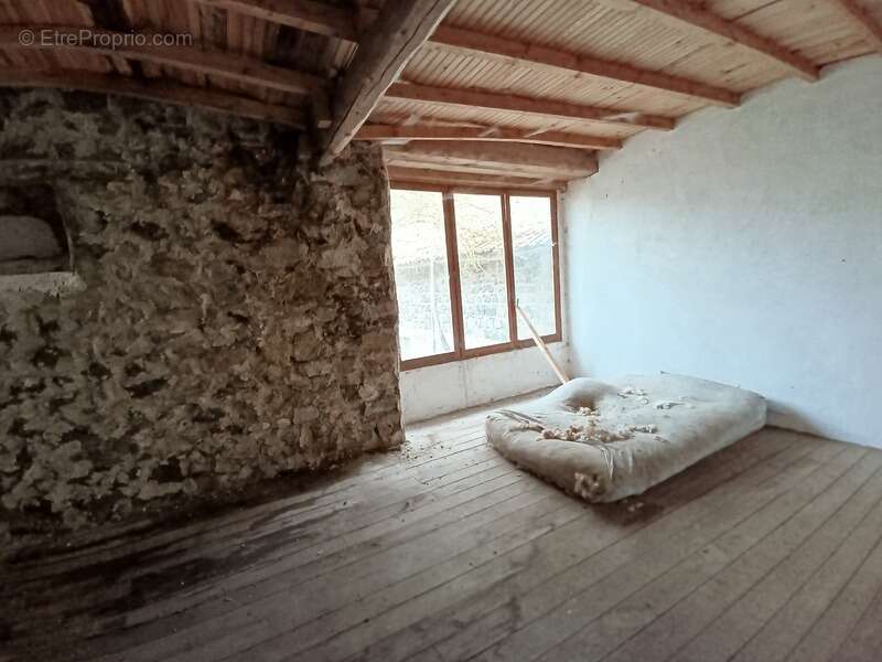 Appartement à FIX-SAINT-GENEYS