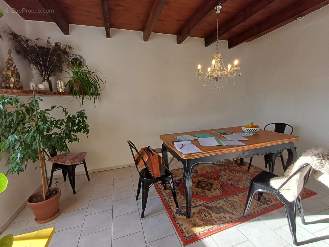 Maison à BAIGNES-SAINTE-RADEGONDE