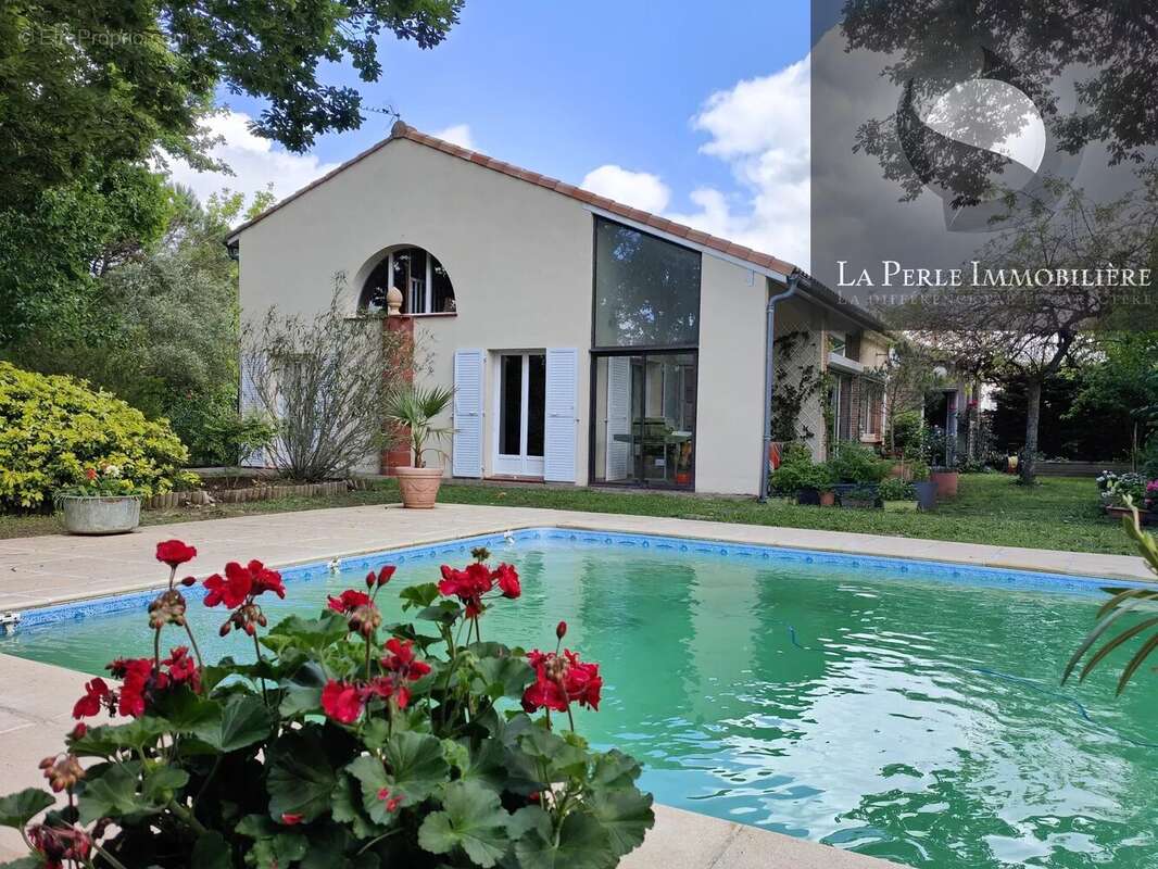 Maison à BRUGUIERES