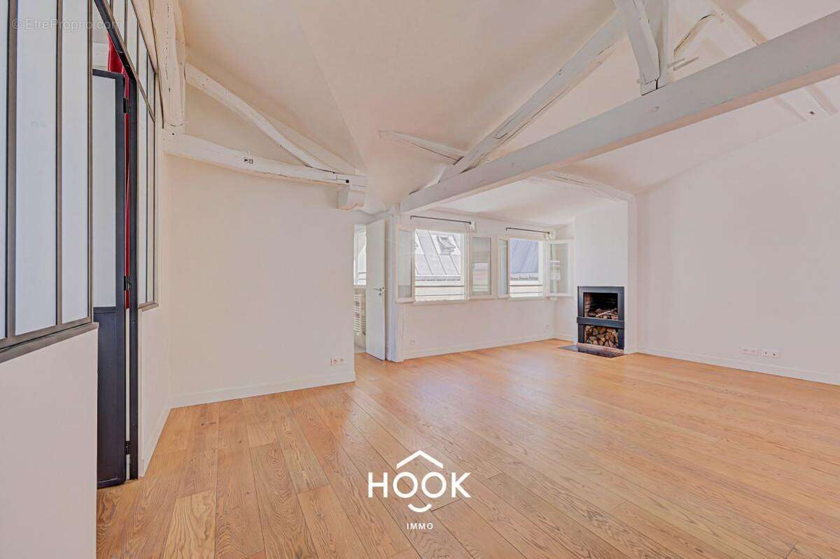 Appartement à PARIS-8E