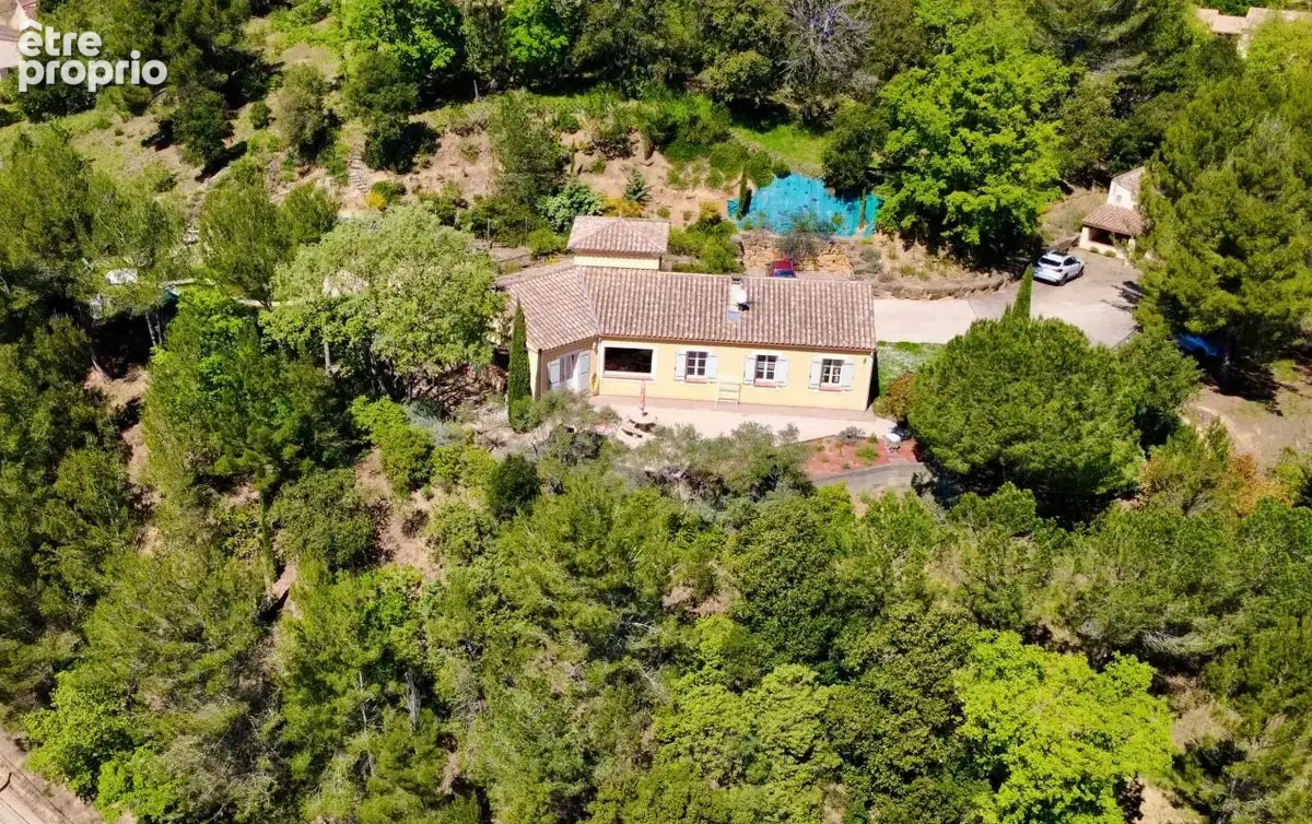 Villa sur terrain boisé avec dépendances + piscine - photo 2
