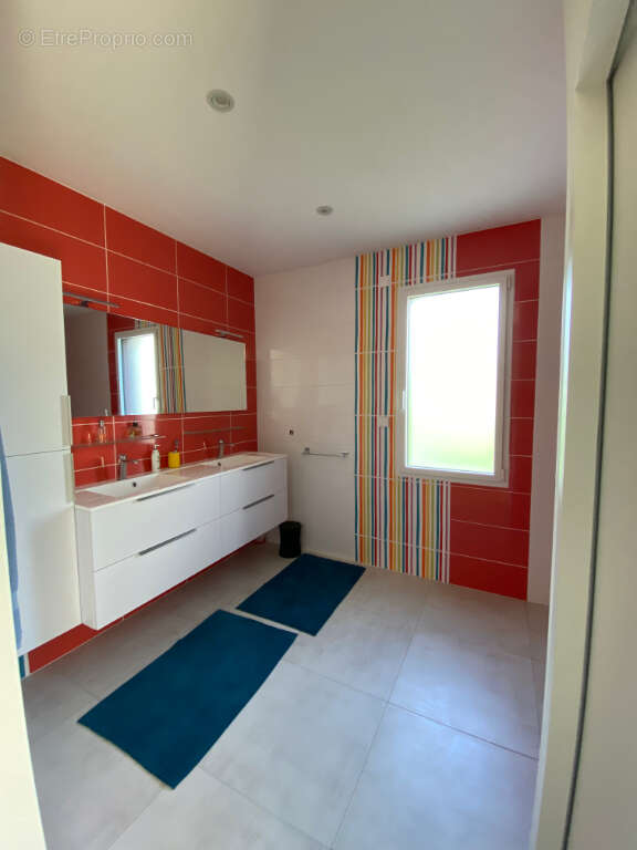 Maison de plain pied-  chauray - 205m2 - photo 11