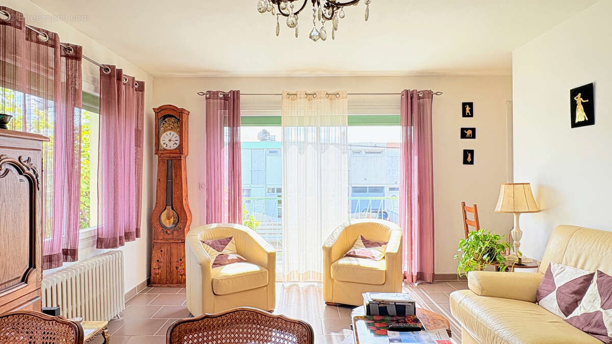 Maison à SAINT-GEORGES-DE-DIDONNE