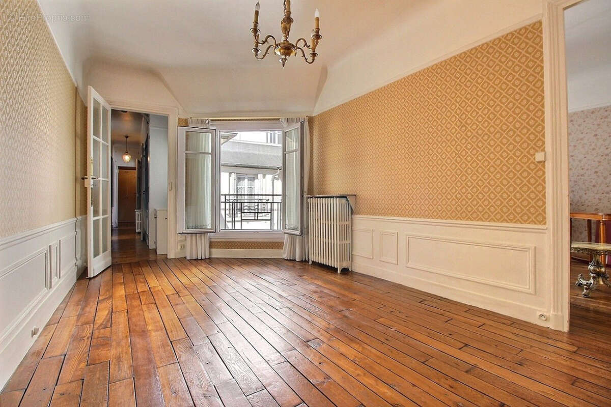 Appartement à PARIS-15E