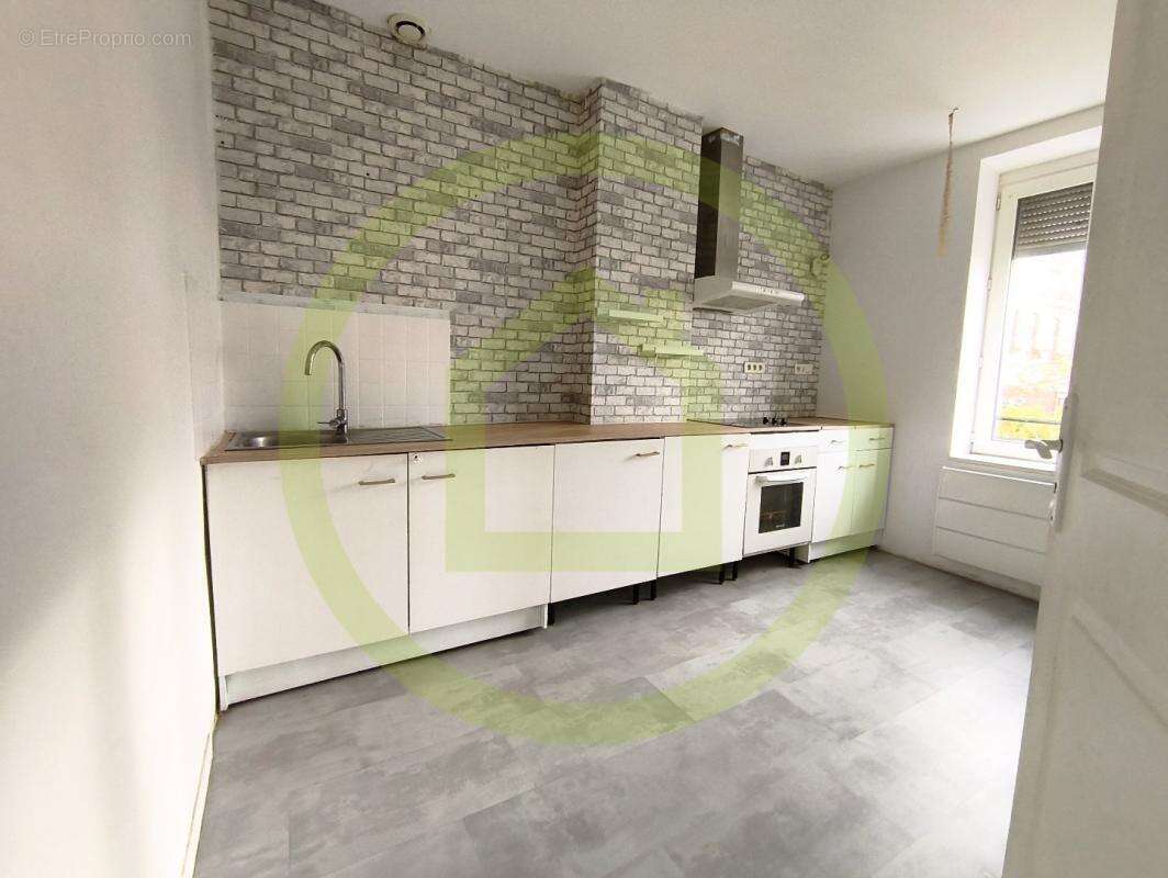 Appartement à SAINS-DU-NORD