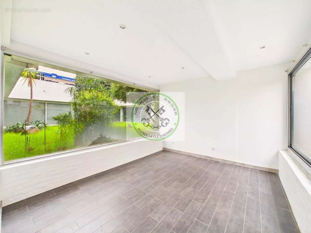 Commerce à SAINT-RAPHAEL