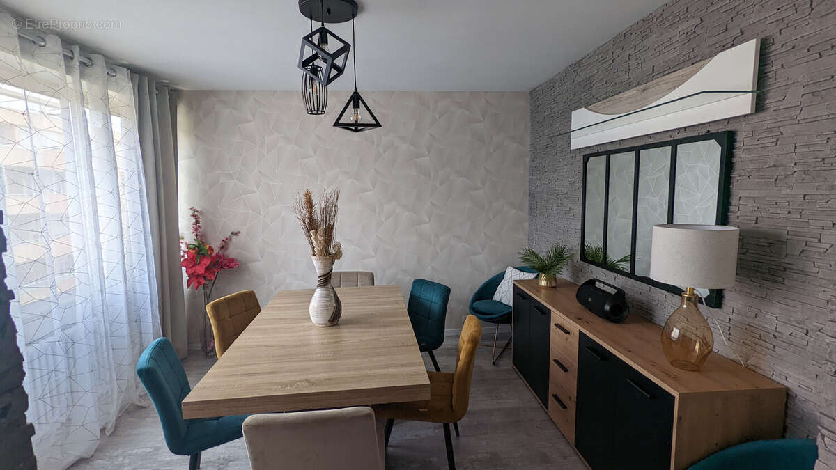 Appartement à CHENOVE