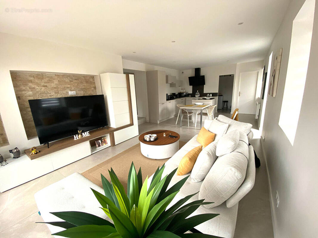 Appartement à LONS