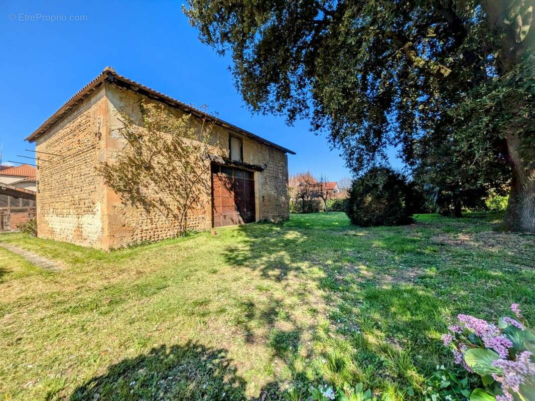 Maison 254 m² à Villecomtal-Sur-Arros  - photo 7