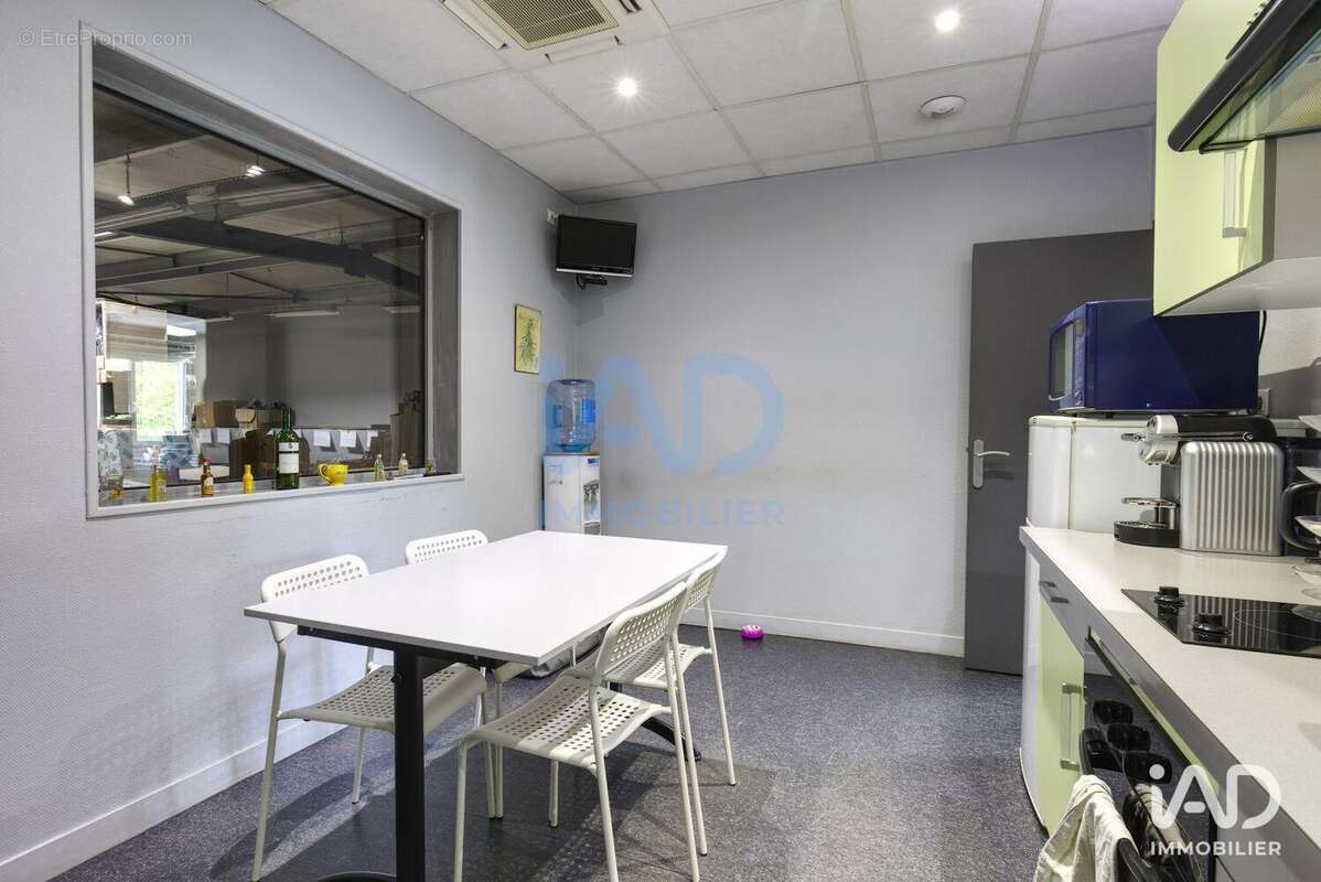 Commerce 570 m² à Draveil  - photo 9