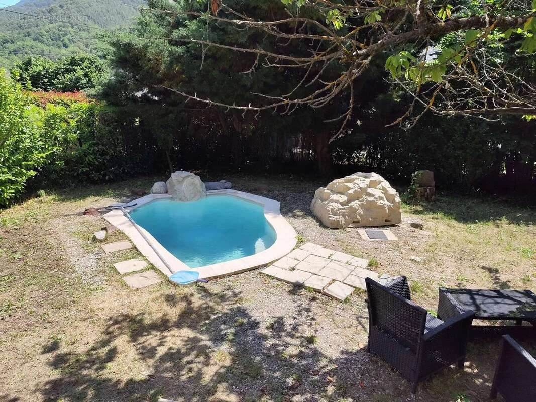 Maison à TOUET-SUR-VAR