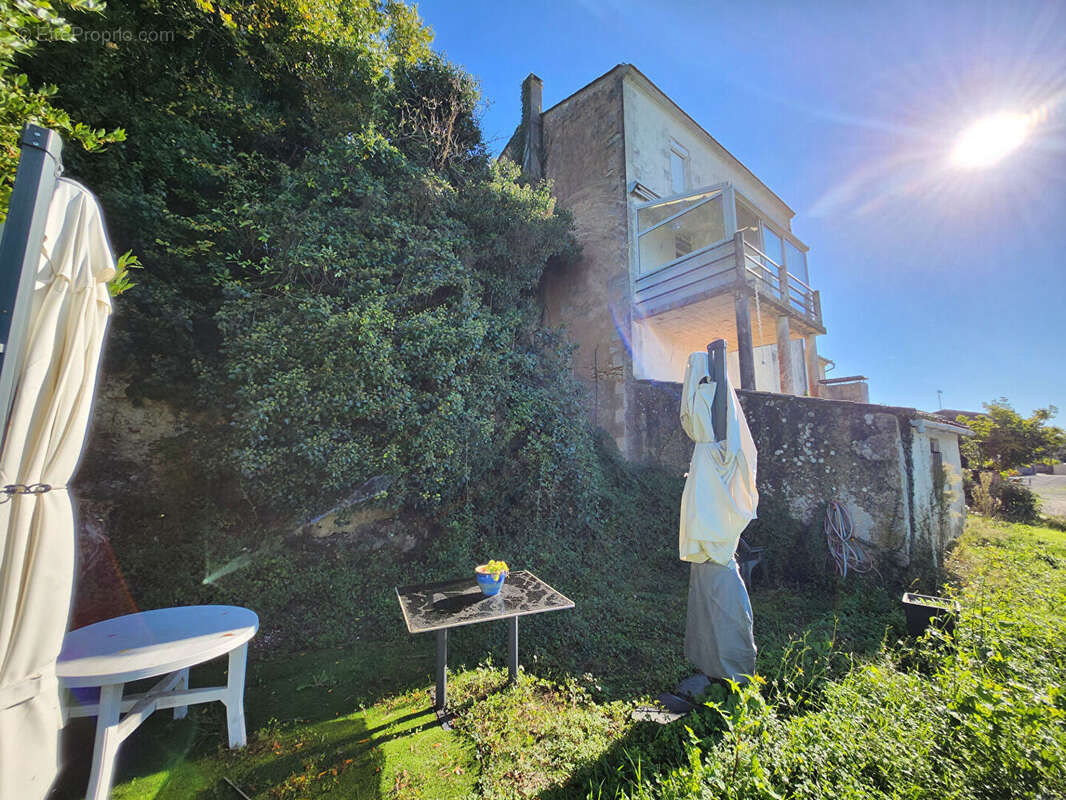 Maison à SAINT-ANDRE-DE-CUBZAC