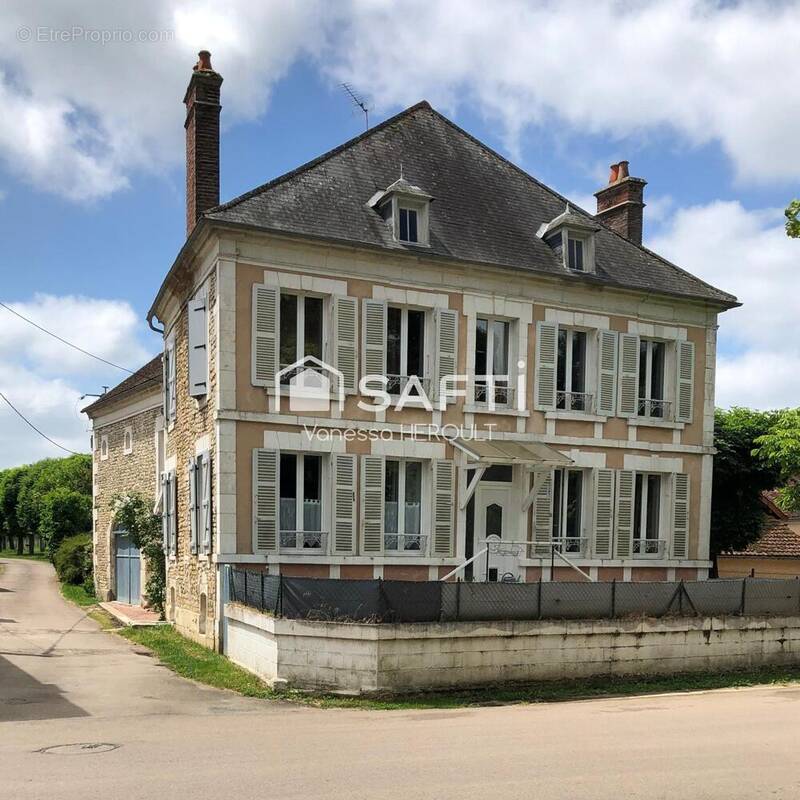 Photo 1 - Maison à SAINT-SAUVEUR-EN-PUISAYE