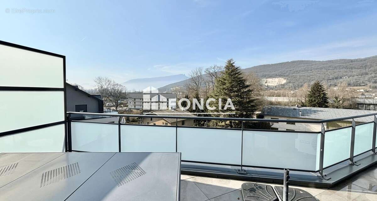 GRESY-SUR-AIX, en dernier étage, élégant T4 duplex de 95.51m2 avec garage - photo 7
