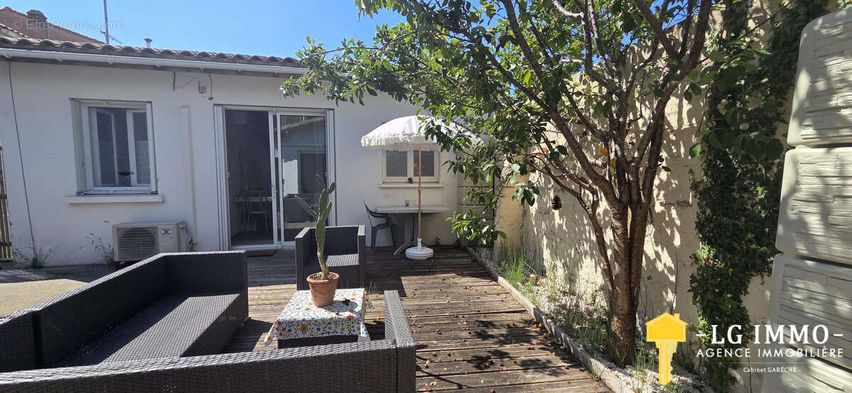 Appartement t1+, terrasse, dépendance, proche plages - photo 17