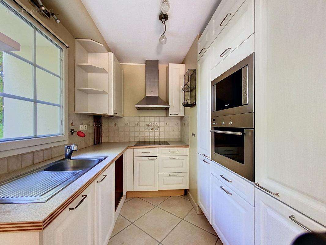 Appartement à VILLIERS-LE-BACLE