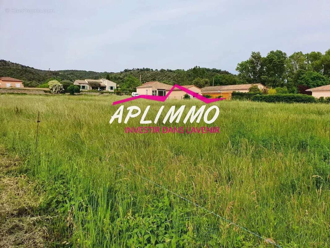 Terrain à VALLON-PONT-D&#039;ARC