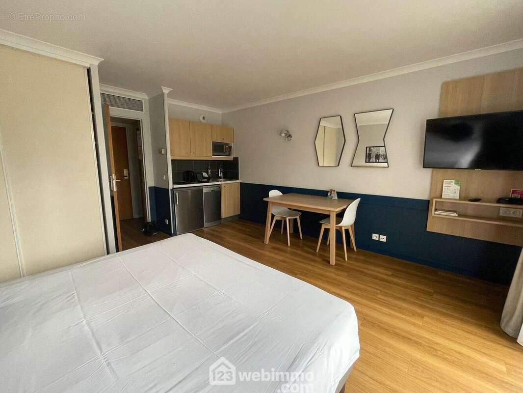 Appartement à COURBEVOIE