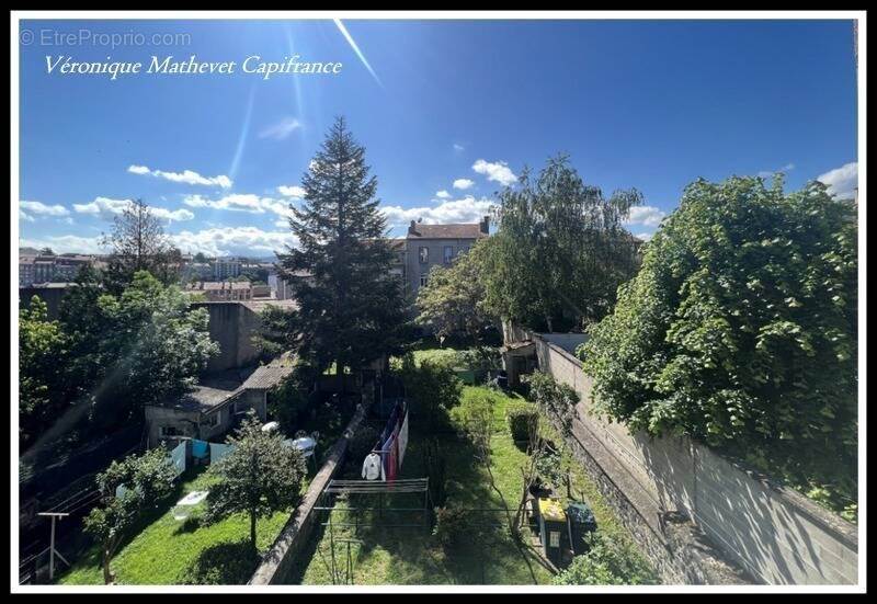 Appartement à SAINT-ETIENNE