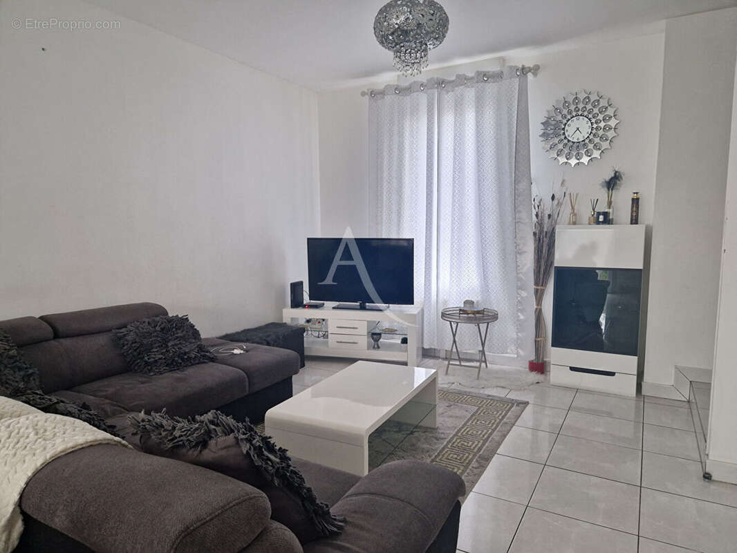 Maison à SAINT-BARTHELEMY-D&#039;ANJOU