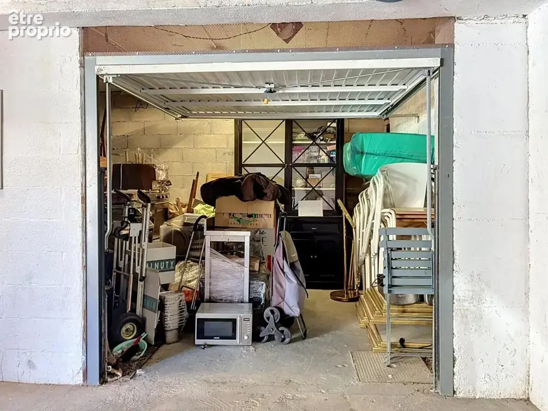 Cannes - République : Local commercial prêt à exploiter avec box - photo 17