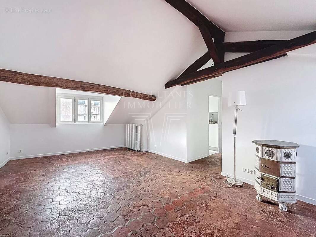 Appartement à PARIS-16E